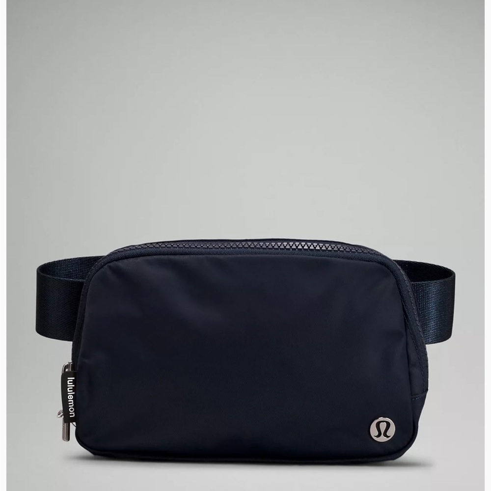 Everywhere Belt Bag 1L- NAVY